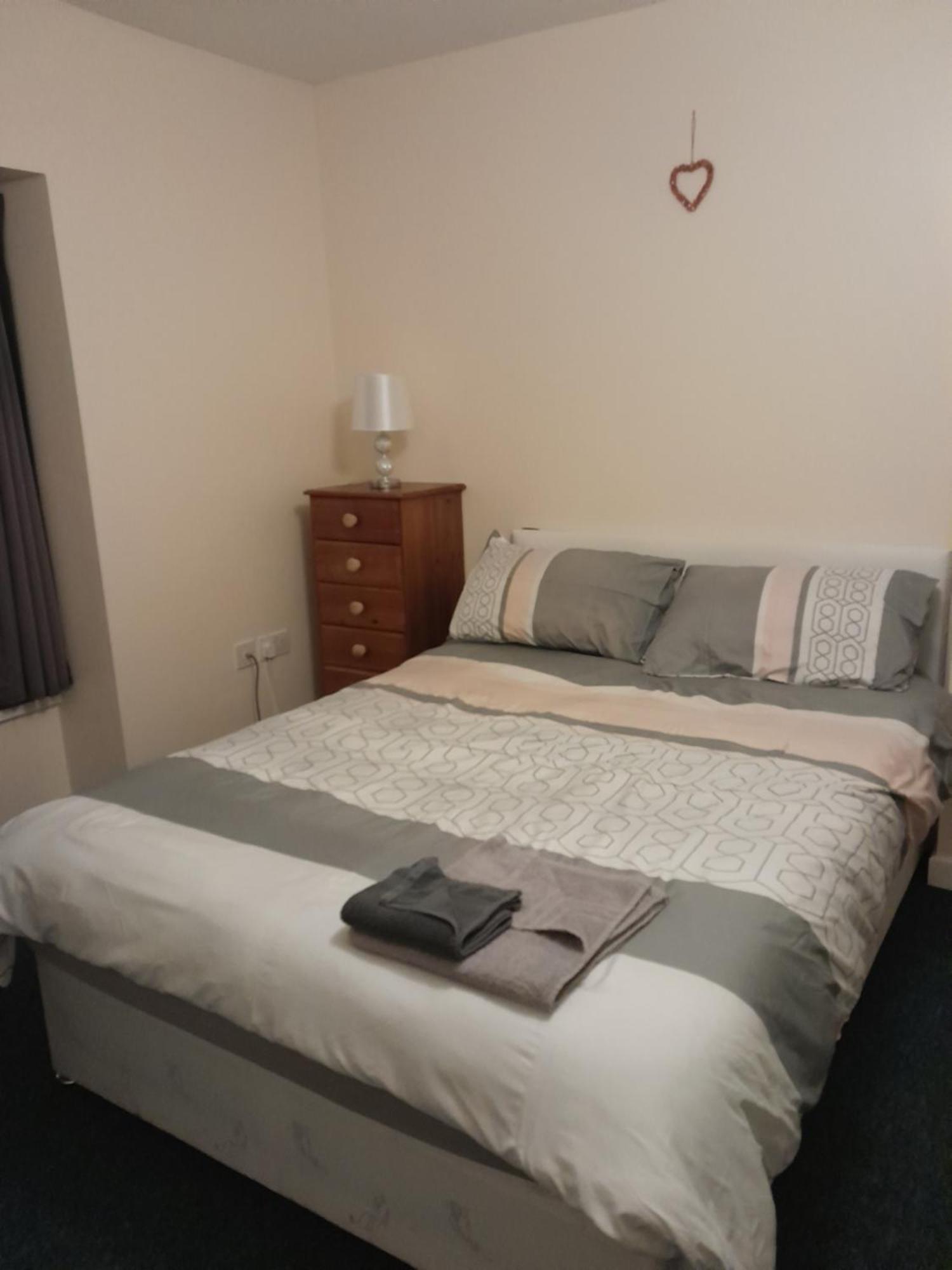 Kings Arms Guest House Ebbw Vale Exteriér fotografie